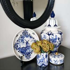 Bluebell No.1 Mavi Beyaz Çini Vazo | 10 cm